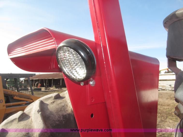 image for item B5420 1975 International F1066 row crop tractor