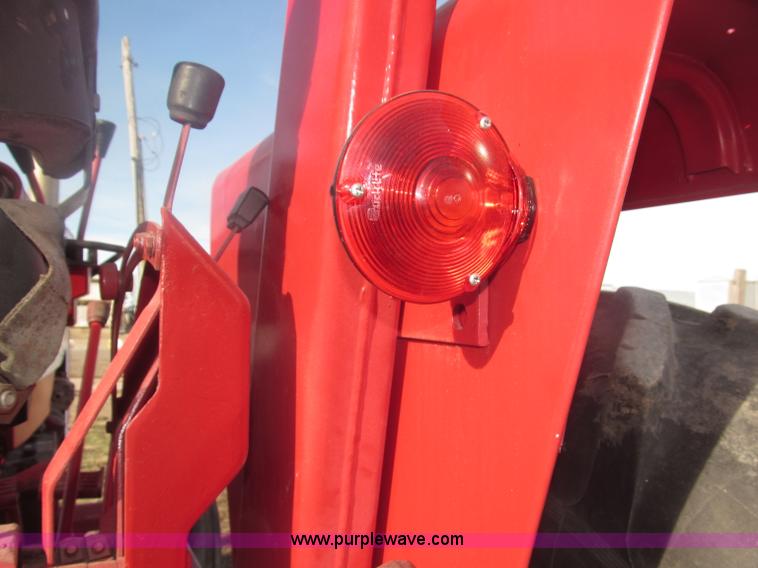 image for item B5420 1975 International F1066 row crop tractor