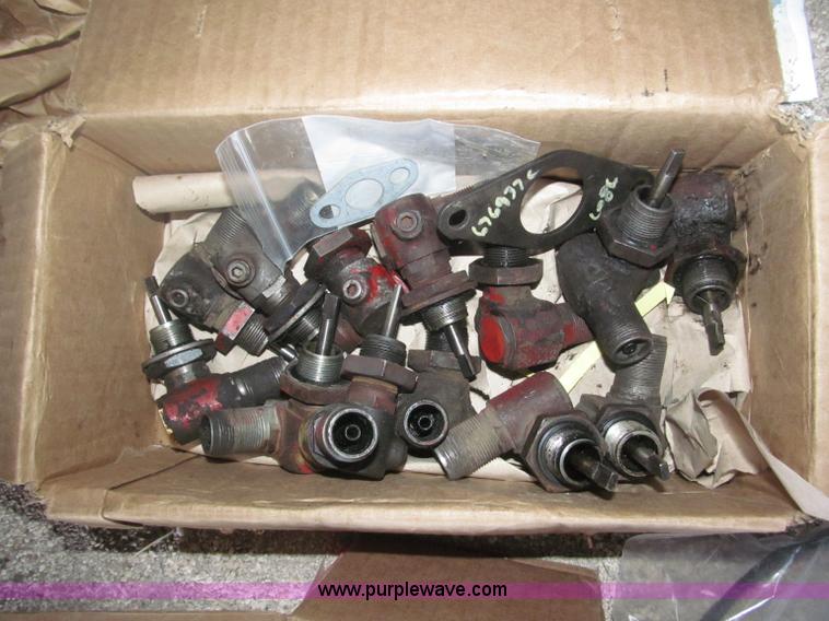 image for item B5420 1975 International F1066 row crop tractor