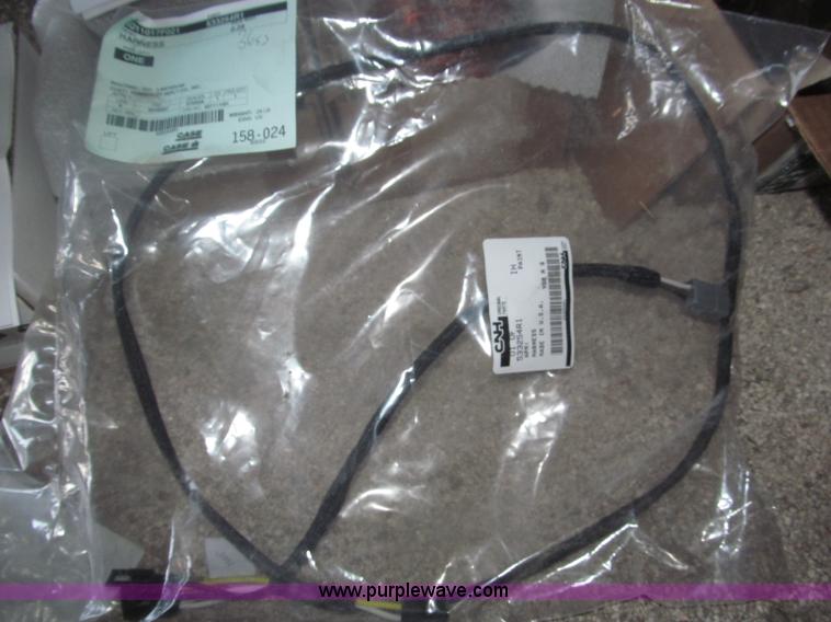 image for item B5420 1975 International F1066 row crop tractor