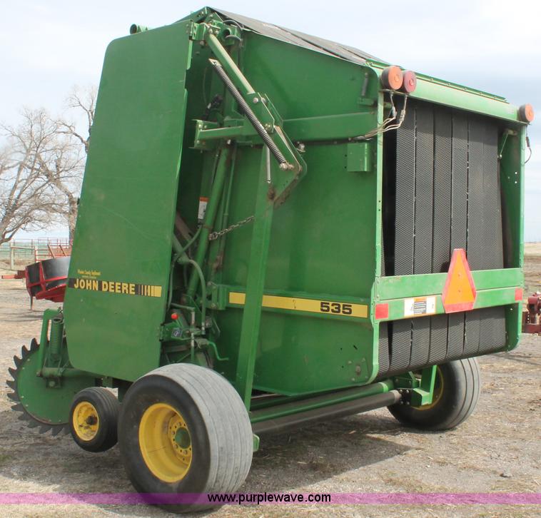 image for item E2993 John Deere 535 round baler