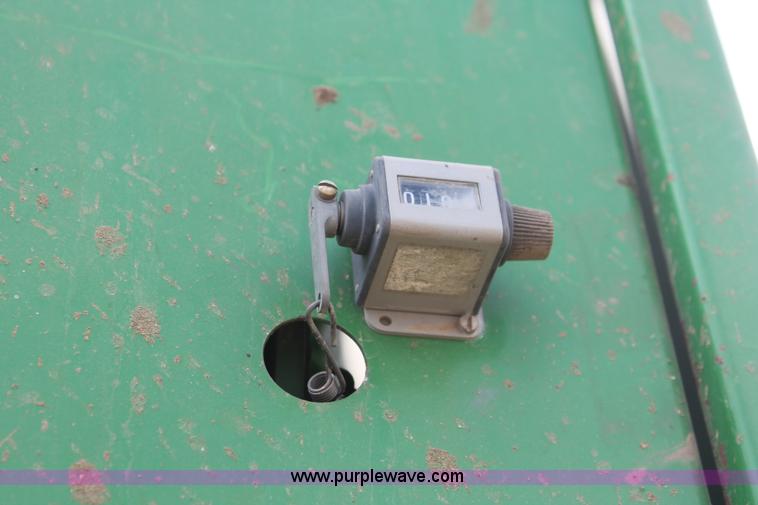 image for item E2993 John Deere 535 round baler