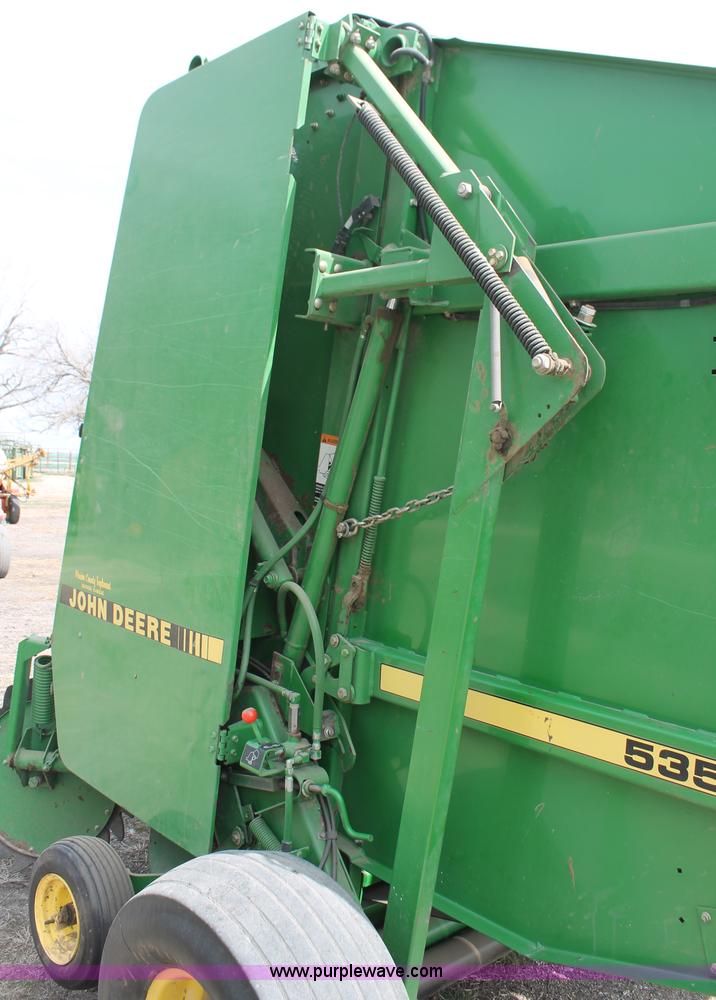 image for item E2993 John Deere 535 round baler