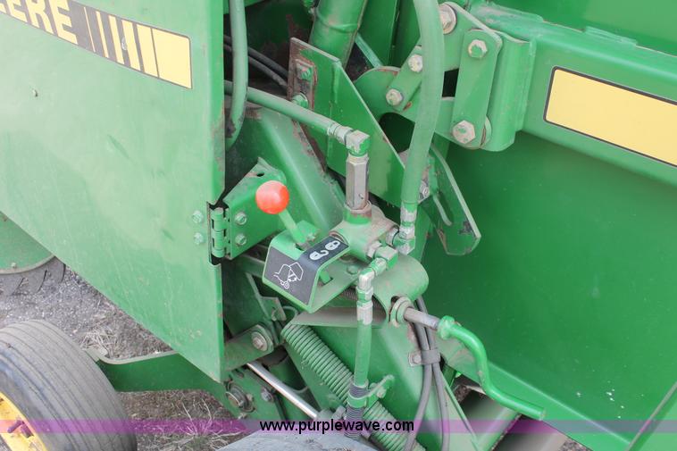 image for item E2993 John Deere 535 round baler