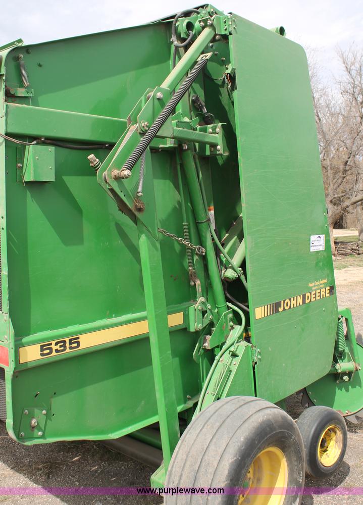 image for item E2993 John Deere 535 round baler