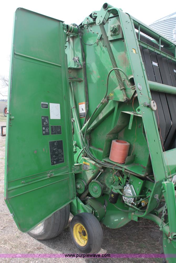 image for item E2993 John Deere 535 round baler