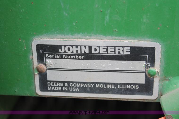 image for item E2993 John Deere 535 round baler
