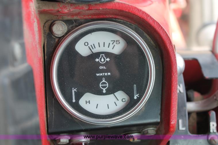 image for item E2997 1972 International Farmall 1066 tractor