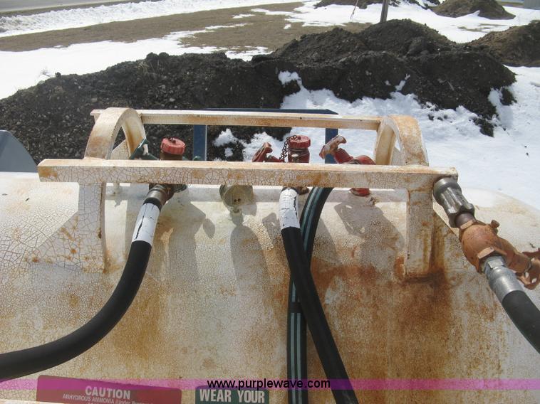 image for item E3116 Twin cylinder anhydrous ammonia nurse tanks