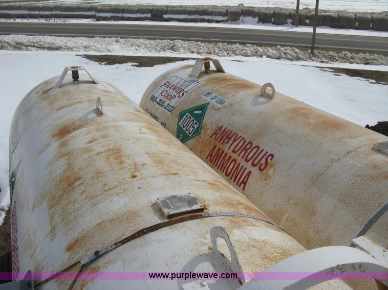 image for item E3116 Twin cylinder anhydrous ammonia nurse tanks