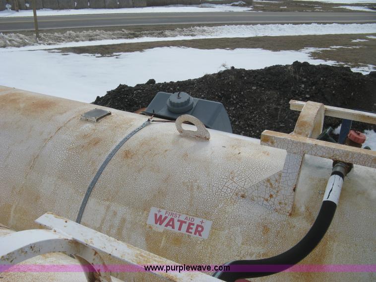 image for item E3116 Twin cylinder anhydrous ammonia nurse tanks