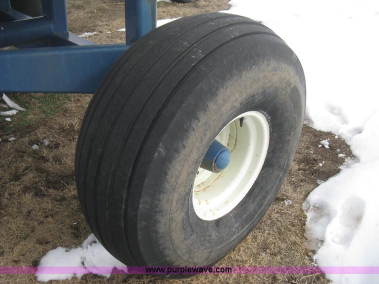 image for item E3116 Twin cylinder anhydrous ammonia nurse tanks