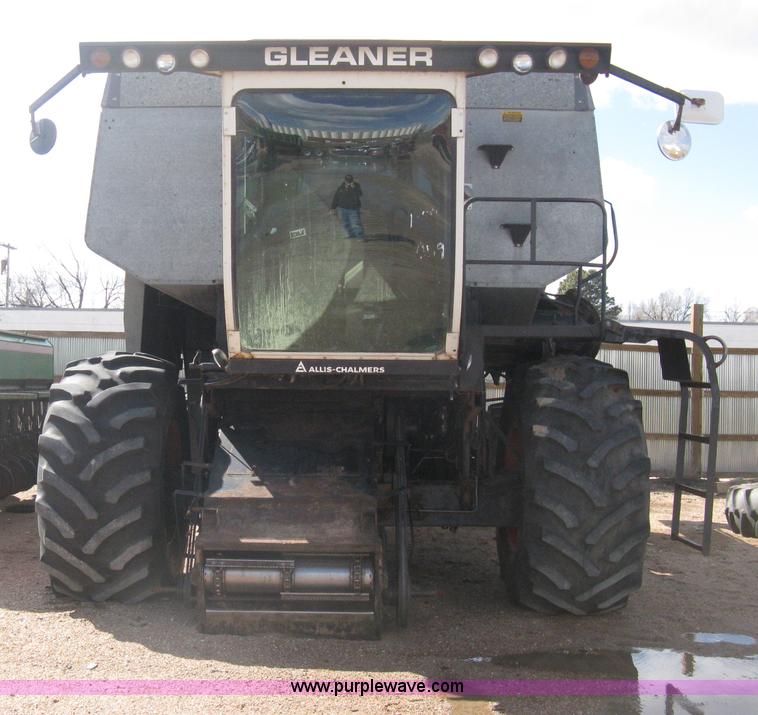 image for item E3142 Gleaner N5 combine