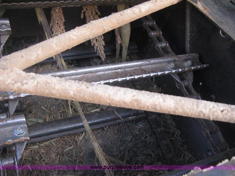 image for item E3142 Gleaner N5 combine