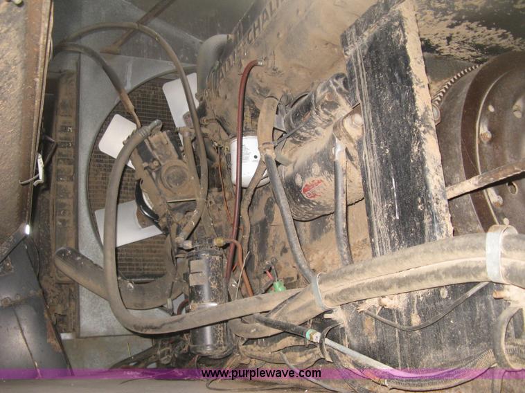 image for item E3142 Gleaner N5 combine