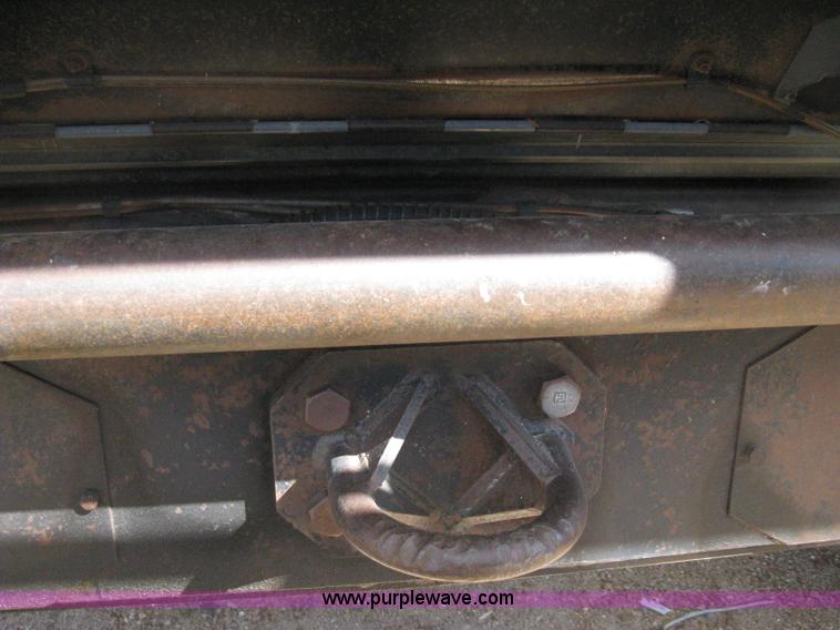 image for item E3142 Gleaner N5 combine