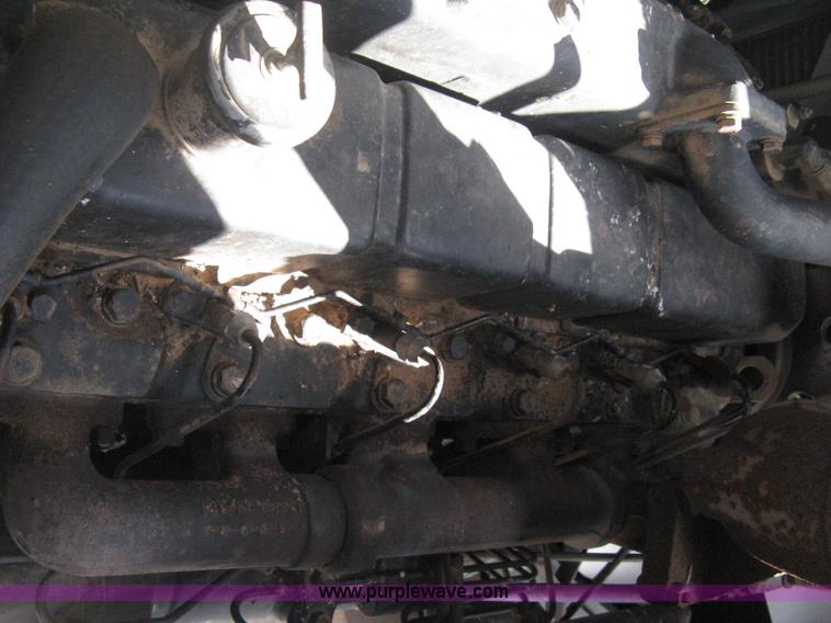 image for item E3142 Gleaner N5 combine