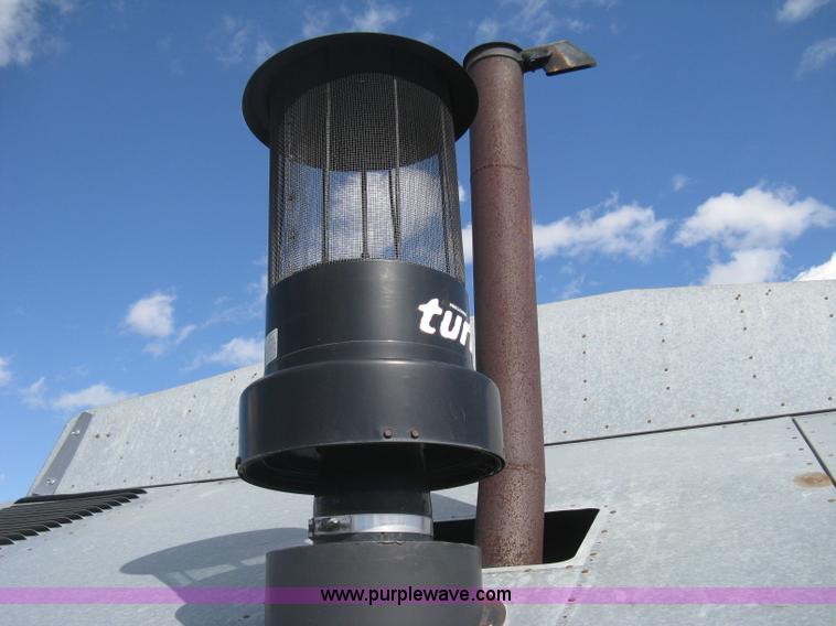 image for item E3142 Gleaner N5 combine