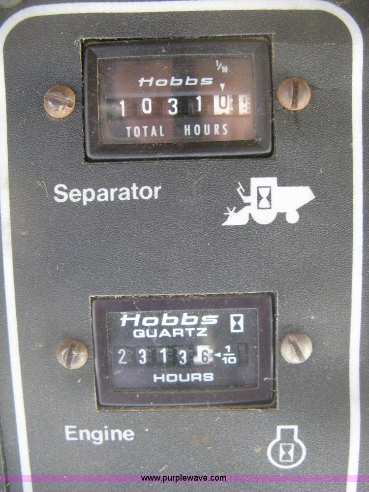 image for item E3142 Gleaner N5 combine