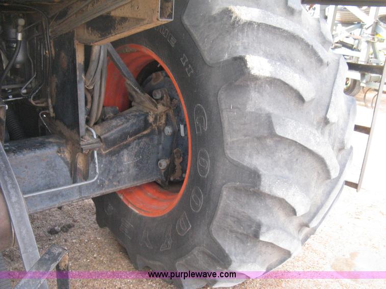 image for item E3142 Gleaner N5 combine