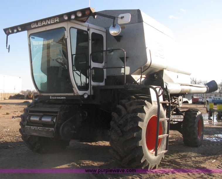 image for item E3142 Gleaner N5 combine