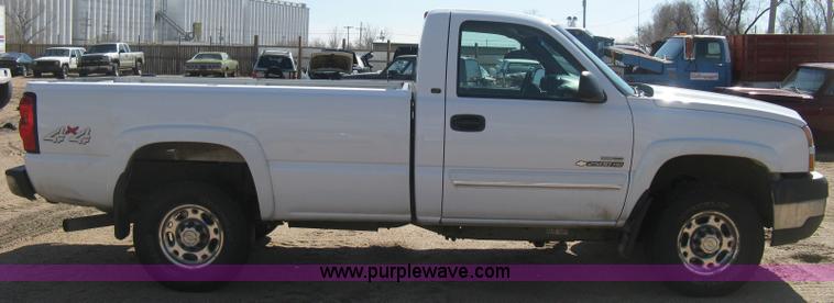 image for item E3153 2007 Chevrolet Silverado Classic 2500HD LT pickup truck