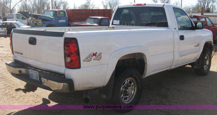 image for item E3153 2007 Chevrolet Silverado Classic 2500HD LT pickup truck