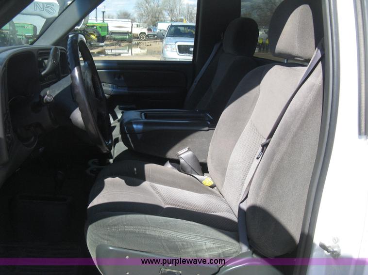 image for item E3153 2007 Chevrolet Silverado Classic 2500HD LT pickup truck