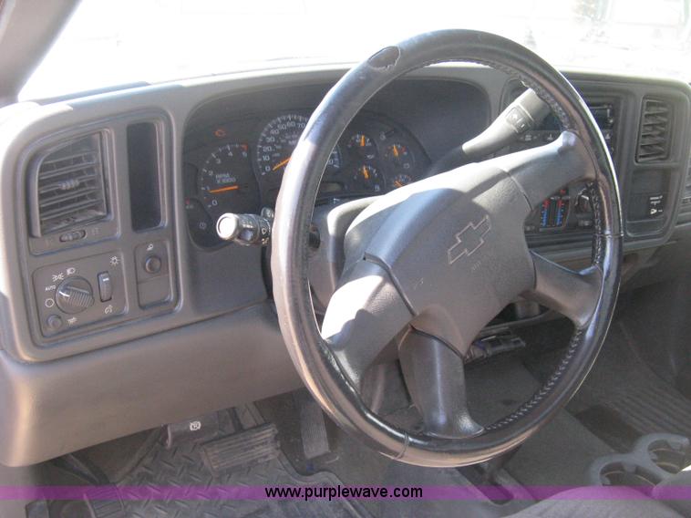 image for item E3153 2007 Chevrolet Silverado Classic 2500HD LT pickup truck