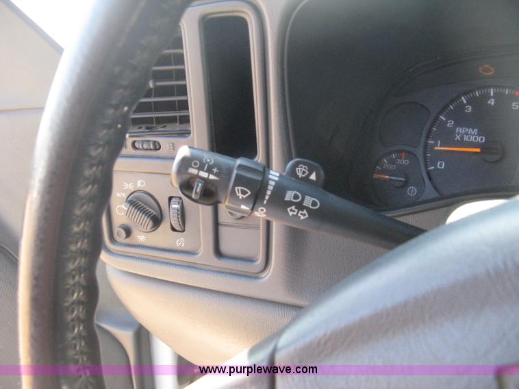 image for item E3153 2007 Chevrolet Silverado Classic 2500HD LT pickup truck