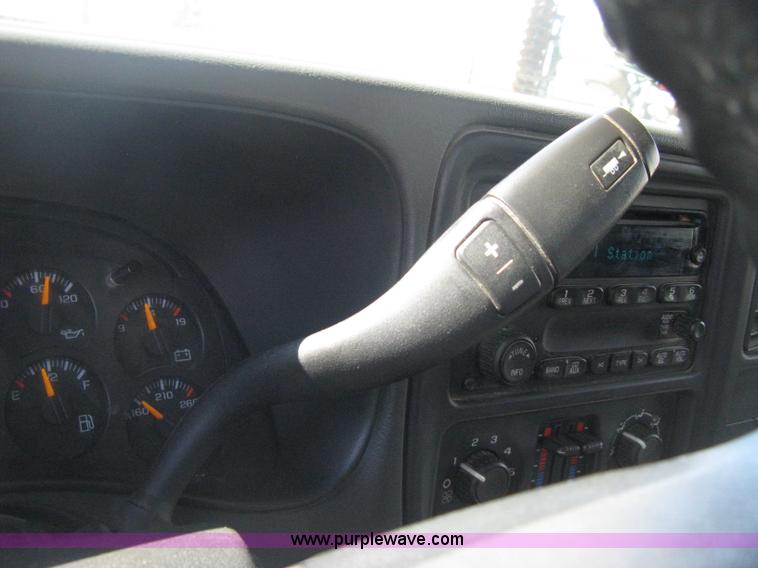 image for item E3153 2007 Chevrolet Silverado Classic 2500HD LT pickup truck