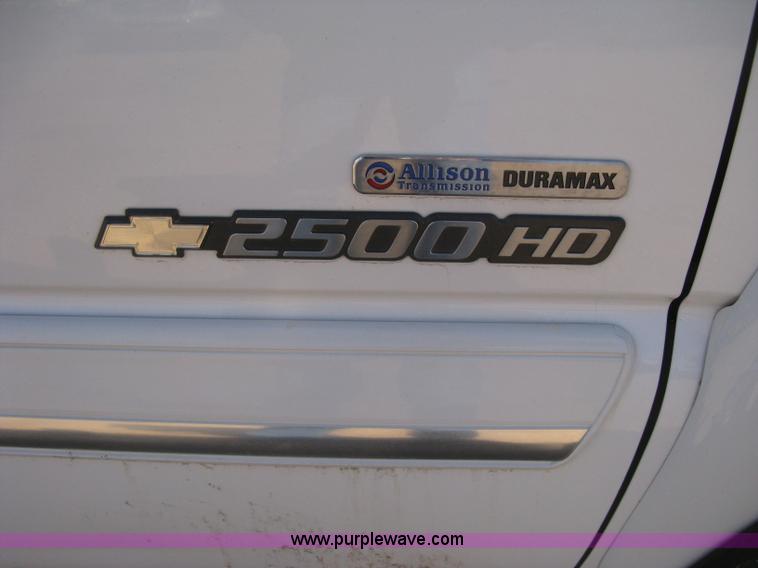 image for item E3153 2007 Chevrolet Silverado Classic 2500HD LT pickup truck