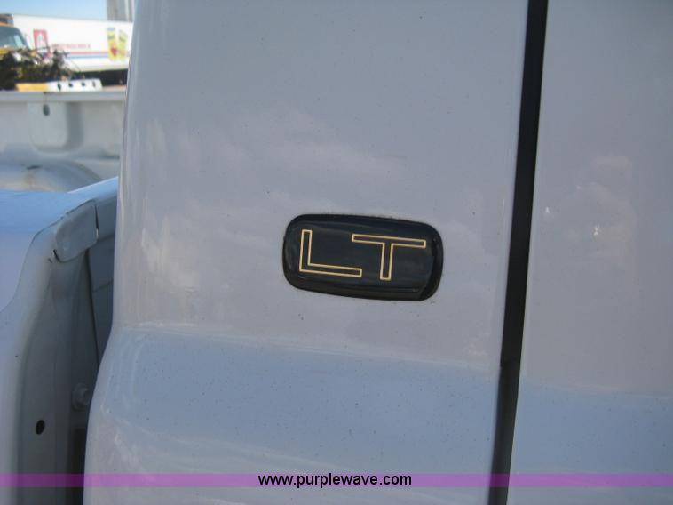 image for item E3153 2007 Chevrolet Silverado Classic 2500HD LT pickup truck