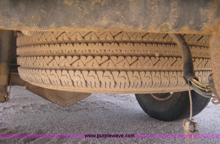 image for item E3153 2007 Chevrolet Silverado Classic 2500HD LT pickup truck