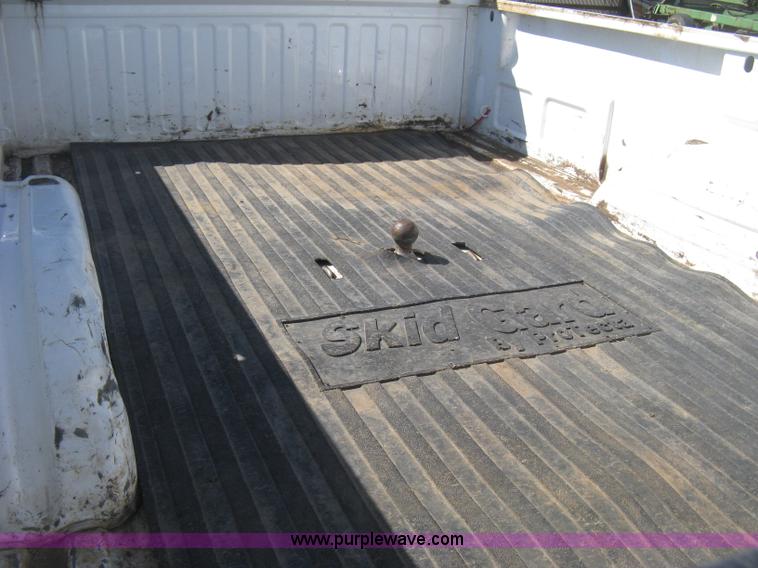 image for item E3153 2007 Chevrolet Silverado Classic 2500HD LT pickup truck