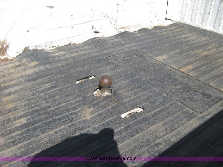 image for item E3153 2007 Chevrolet Silverado Classic 2500HD LT pickup truck