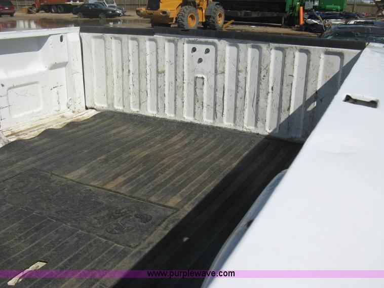 image for item E3153 2007 Chevrolet Silverado Classic 2500HD LT pickup truck