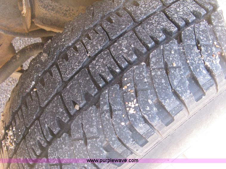 image for item E3153 2007 Chevrolet Silverado Classic 2500HD LT pickup truck