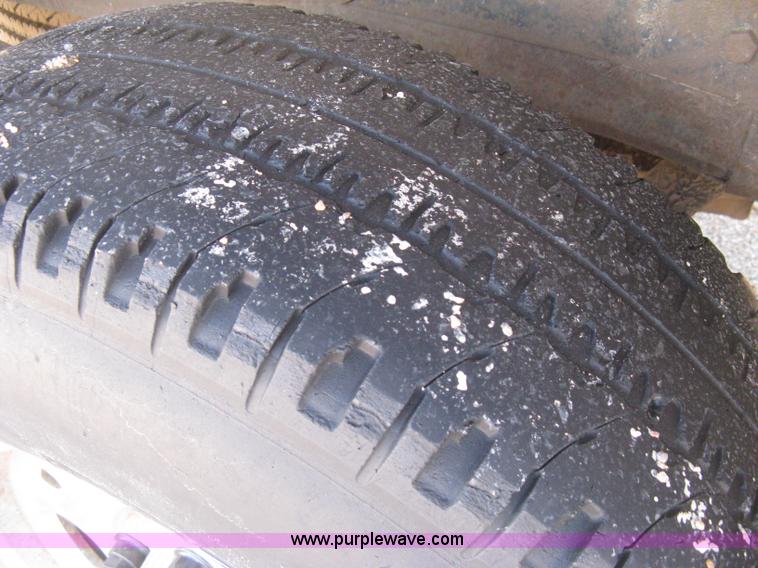 image for item E3153 2007 Chevrolet Silverado Classic 2500HD LT pickup truck