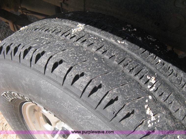 image for item E3153 2007 Chevrolet Silverado Classic 2500HD LT pickup truck