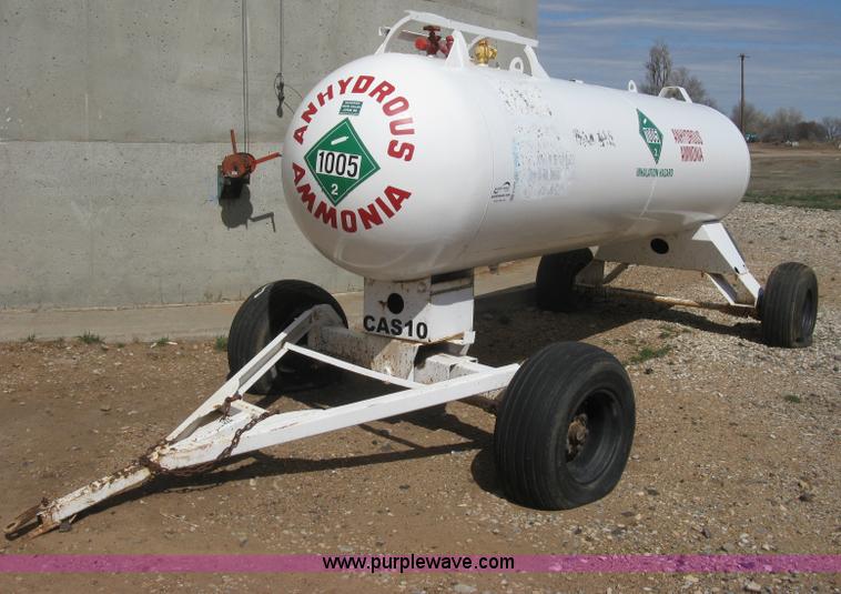 image for item E3220 Anhydrous ammonia tank on running gear