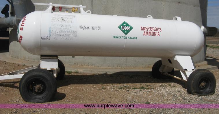 image for item E3220 Anhydrous ammonia tank on running gear