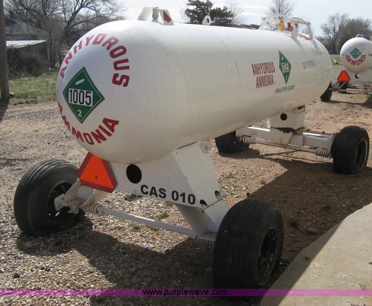 image for item E3220 Anhydrous ammonia tank on running gear