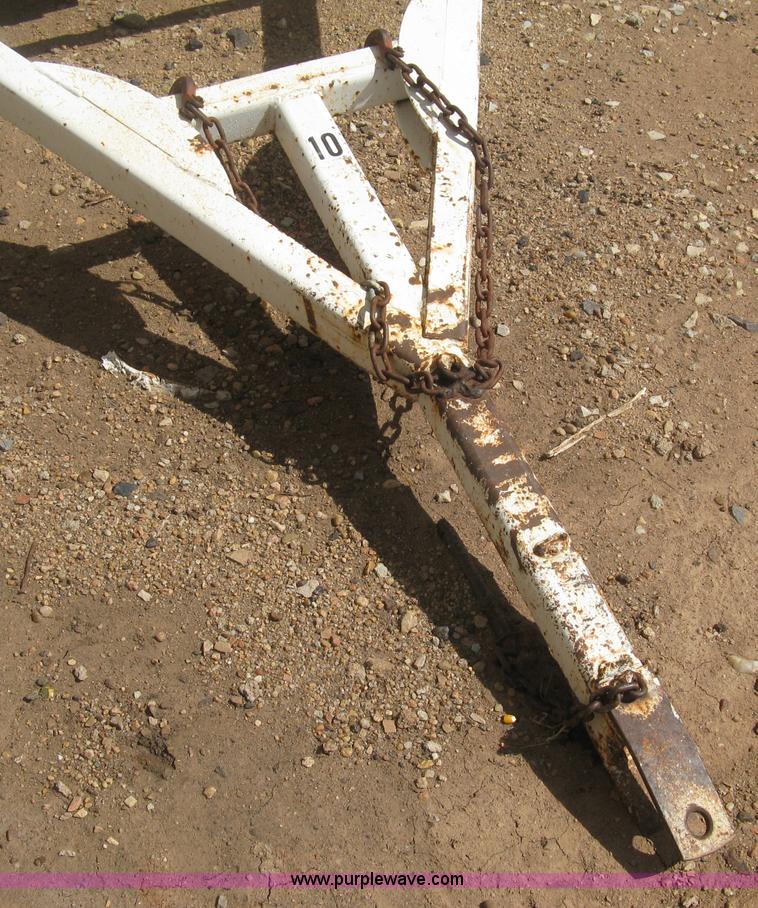 image for item E3220 Anhydrous ammonia tank on running gear