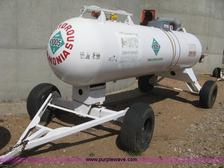 image for item E3221 Anhydrous ammonia tank on running gear