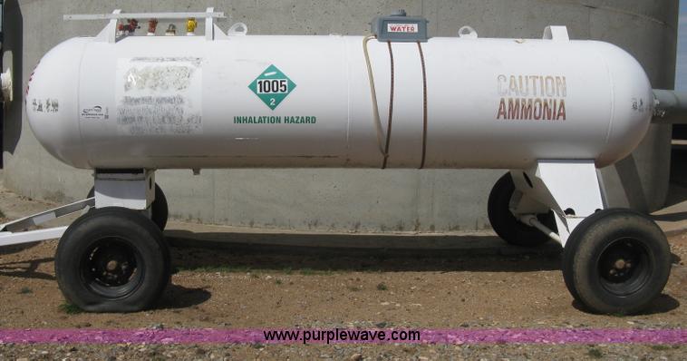 image for item E3221 Anhydrous ammonia tank on running gear