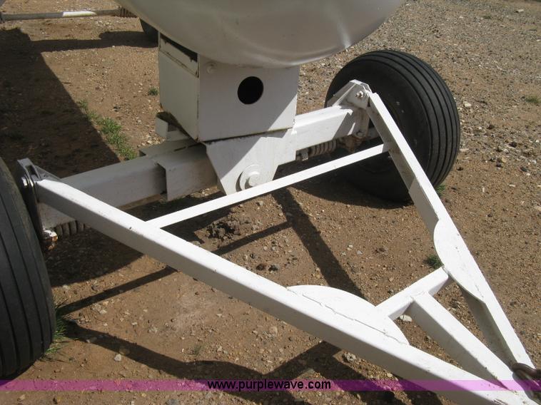 image for item E3221 Anhydrous ammonia tank on running gear