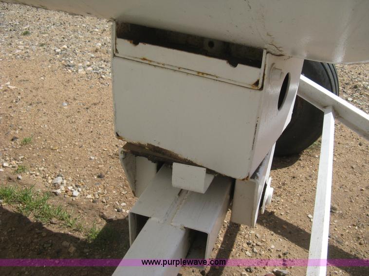 image for item E3221 Anhydrous ammonia tank on running gear