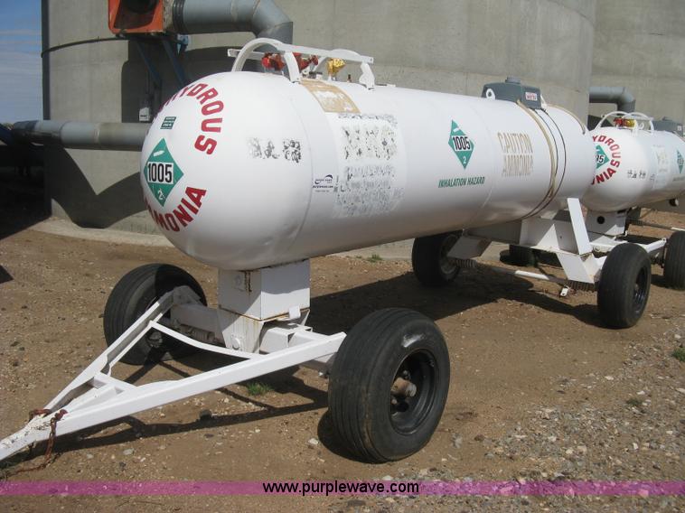 image for item E3222 Anhydrous ammonia tank on running gear