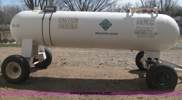 image for item E3222 Anhydrous ammonia tank on running gear